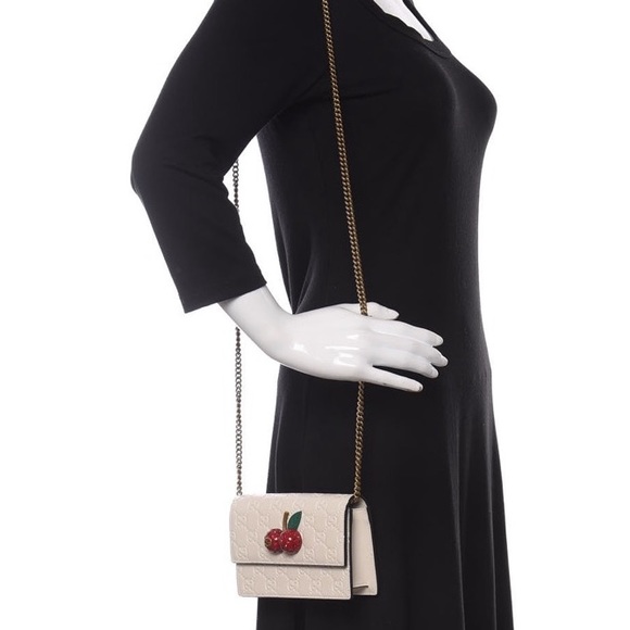 Gucci Guccissima cherry bag - Picture 4 of 14